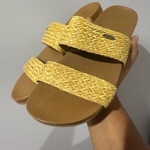 Reef Women’s Size 8 Cushion Vista Braid Sandals Natural Woven Low Slide Summer G